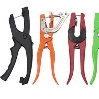 PIG EAR TAG APPLICATOR